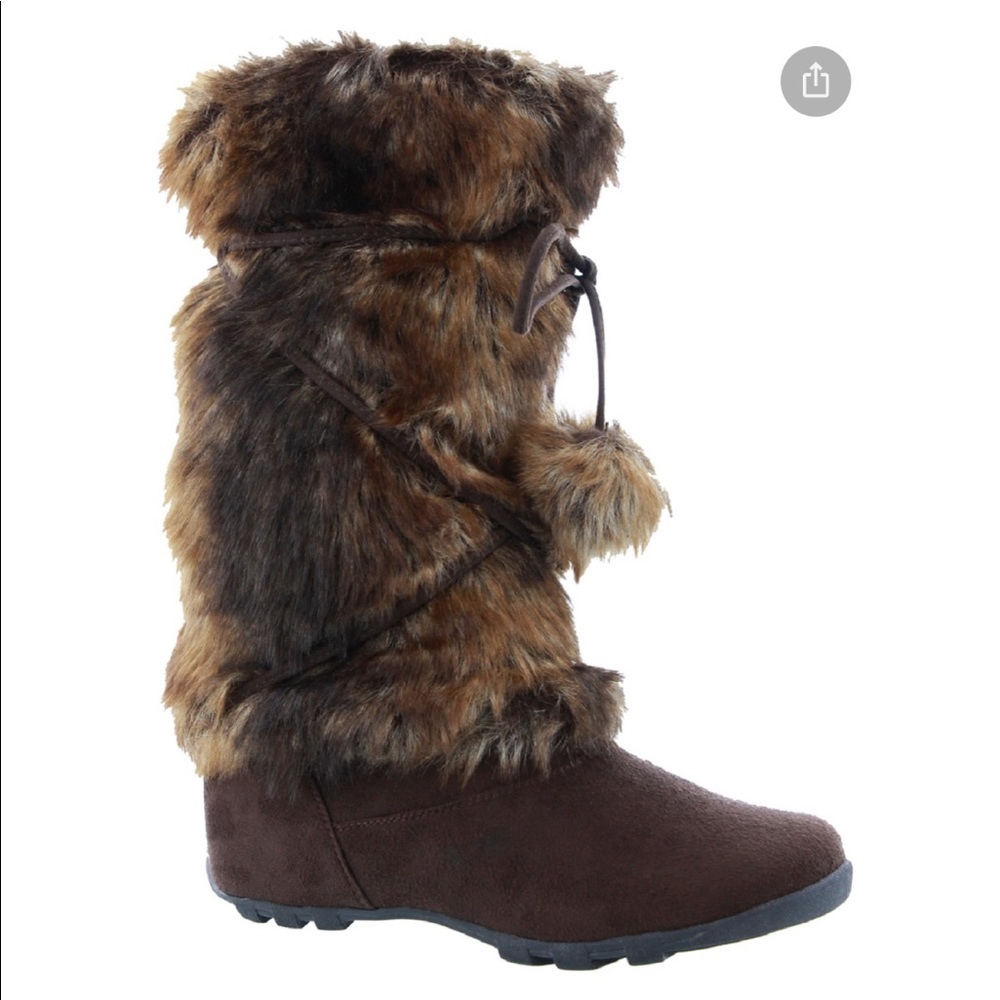 BRAND NEW NEVER WORN faux suede calf faux fur pom mukluk winter boots - Picture 3 of 8